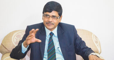 पुराना राजनीतिक दलका नेताहरूको विगतको भूमिकालाई पनि हामीले उपेक्षा गर्न मिल्दैन : पूर्वप्रमुख निर्वाचन आयुक्त यादव (अन्तर्वार्ता)