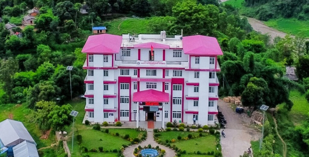 चौरजहारीका मेयर पुष्प वादी र सब-इन्जिनियरविरुद्ध भ्रष्टाचार मुद्दा दायर