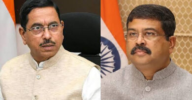 शिक्षामन्त्री प्रधानको राजीनामा स्वीकृत, प्रल्हाद जोशीलाई शिक्षा मन्त्रालयको जिम्मेवारी