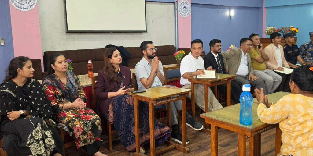६ मन्त्री पुगे खरिपाटी, भूमिमन्त्री रावलको आश्वासन– ‘भावनामा होइन, कानुनअनुसार सुकुमवासीलाई लालपुर्जा दिन्छौँ’