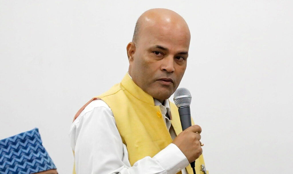 सरकारले देशलाई उत्तर कोरियाको बाटोतर्फ धकेल्दैछ : सांसद अमरेशकुमार सिंह