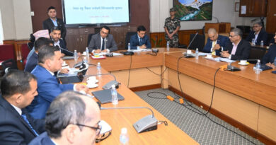 आर्थिक सुधार, लगानी प्रवर्द्धनका विषयमा राष्ट्र बैंकका कार्यकारी निर्देशकहरुसँग अर्थमन्त्रीको छलफल आर्थिक सुधार, लगानी प्रवर्द्धनका विषयमा राष्ट्र बैंकका कार्यकारी निर्देशकहरुसँग अर्थमन्त्रीको छलफल