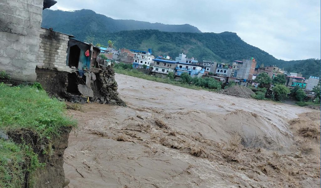 भोटेकोसी बाढीमा बेपत्ता र मृतकका आश्रित परिवारलाई रेडक्रसले जनही १ लाख सहयोग गर्ने