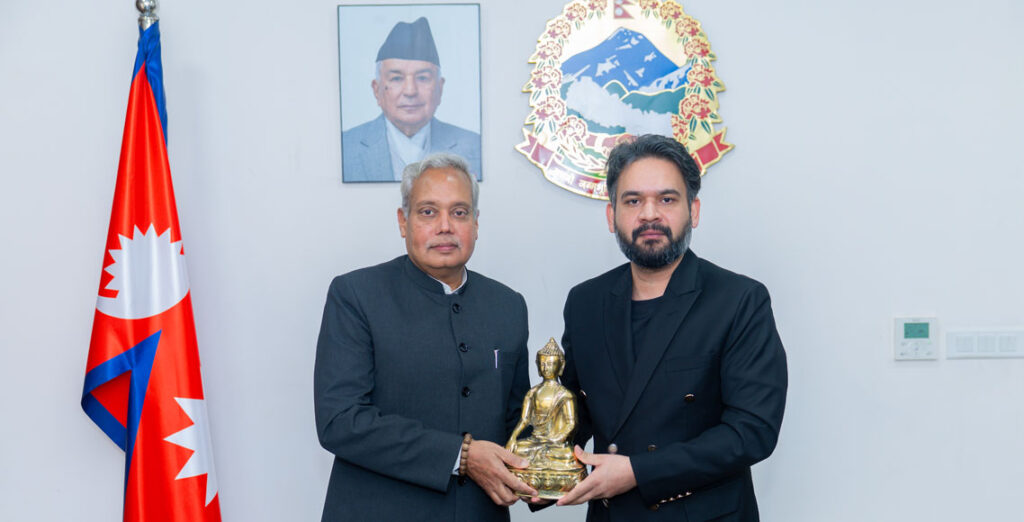 प्रधानमन्त्री शाहसँग भारतीय राजदूत श्रीवास्तवको बिदाइ भेट